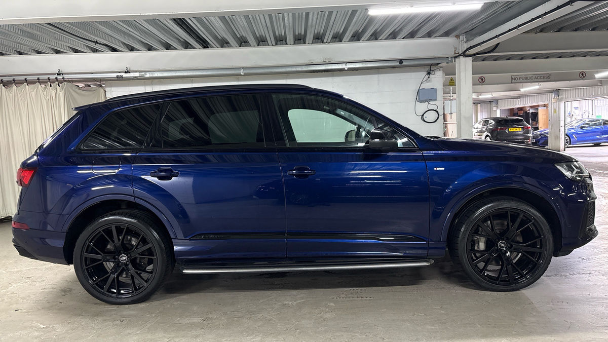 Audi Q7 Image 16