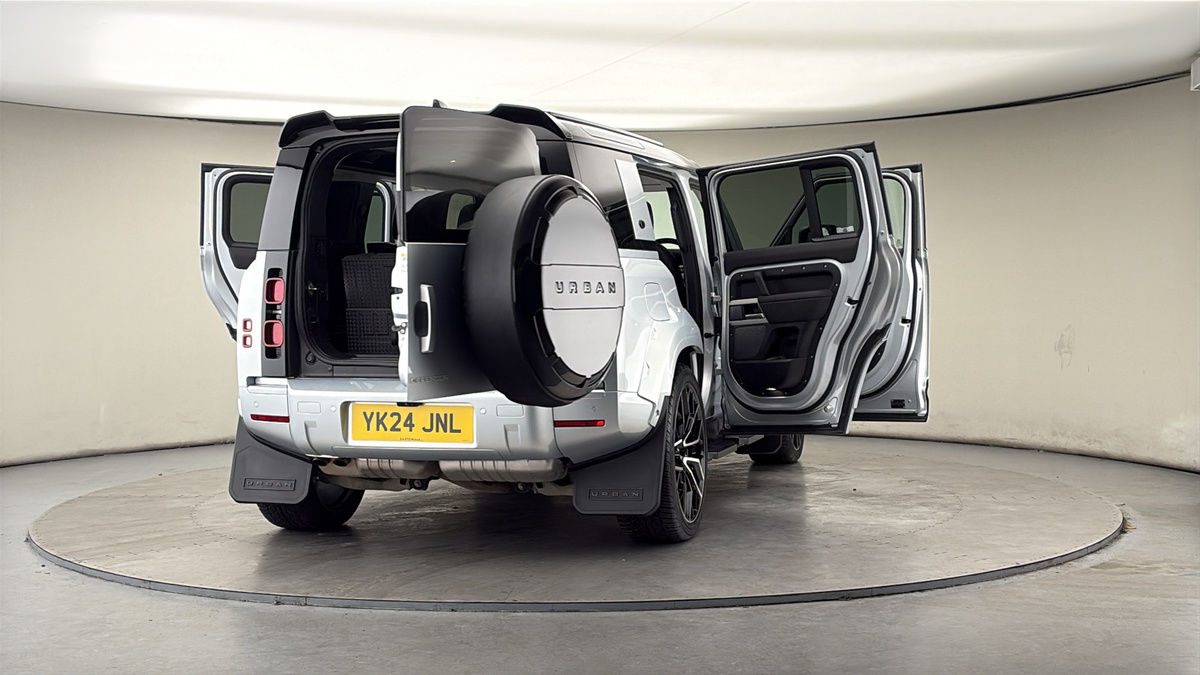 More views of Land Rover Defender 110