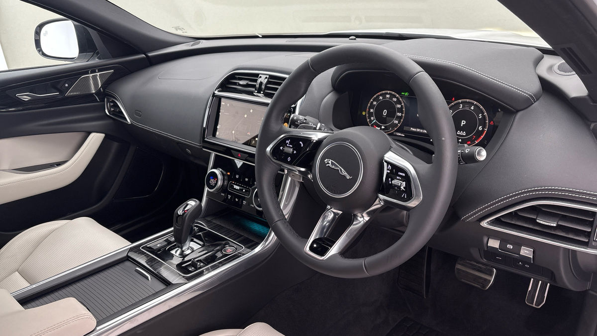 Jaguar XE Image 5