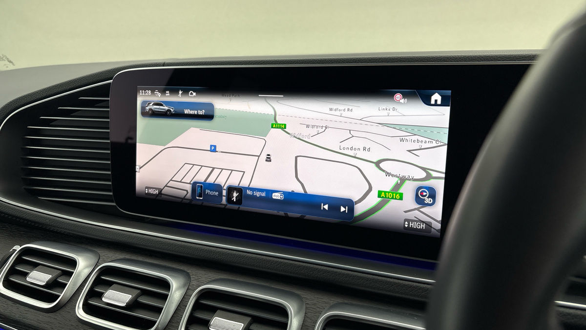 Mercedes-Benz GLE Image 17