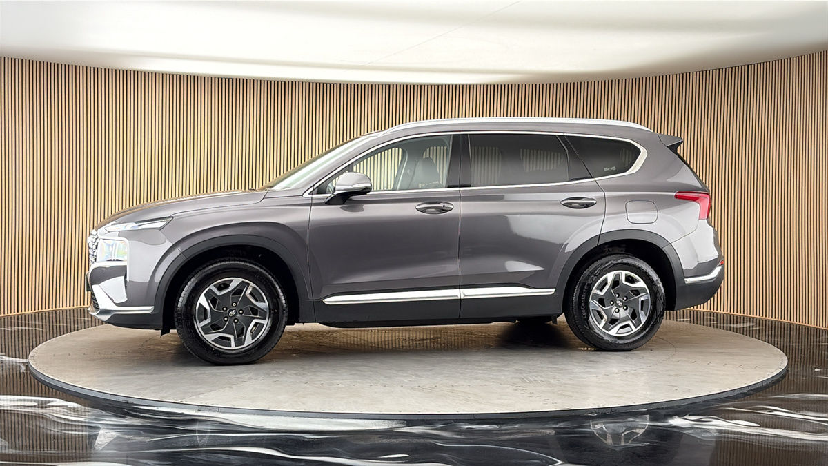 More views of Hyundai Santa Fe