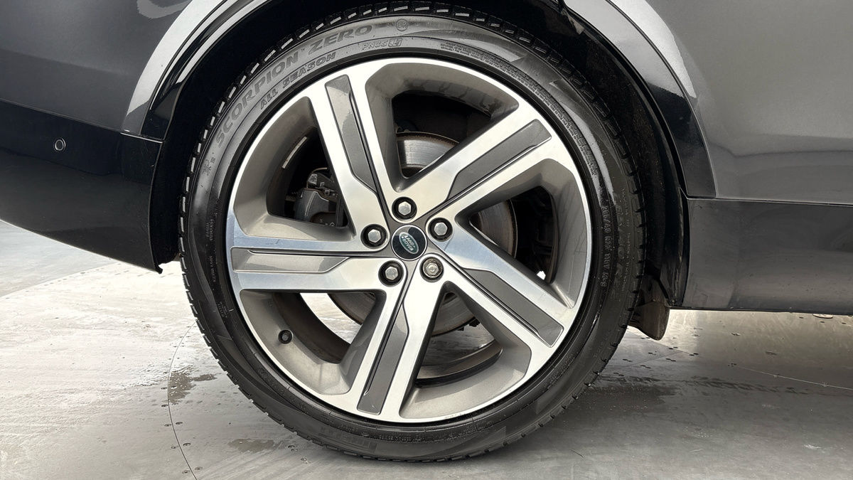 Land Rover Discovery Image 10