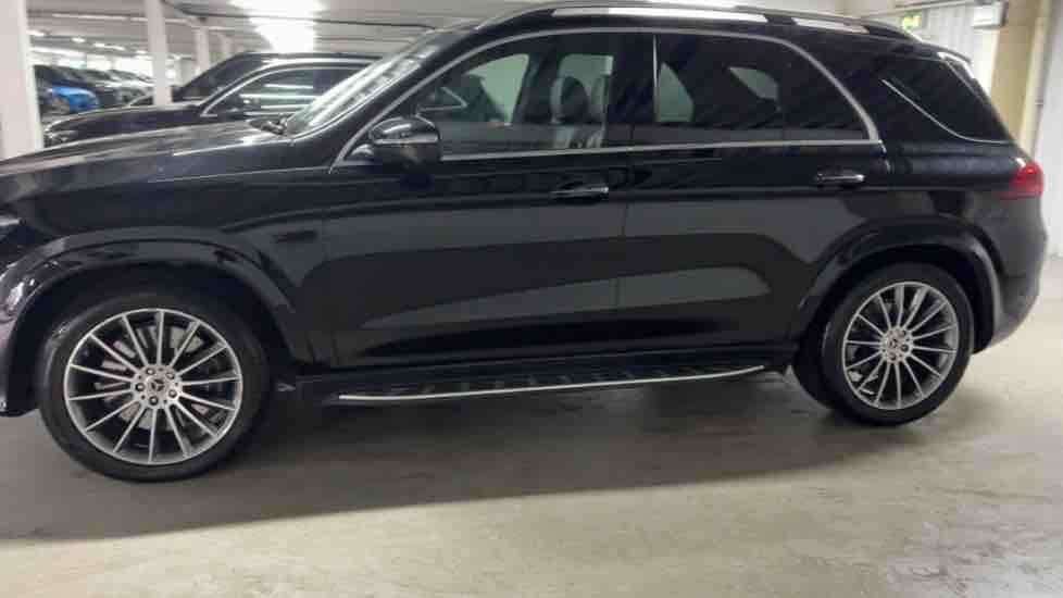 More views of Mercedes-Benz GLE