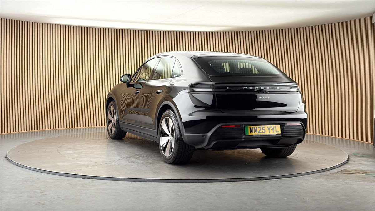 More views of Porsche Macan