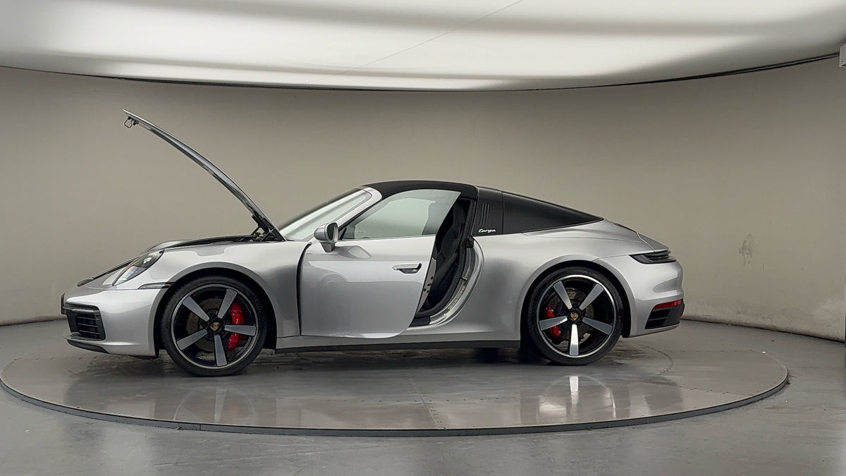 More views of Porsche 911