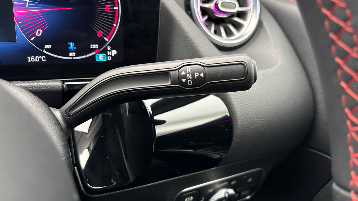 Mercedes-Benz GLA Image 6