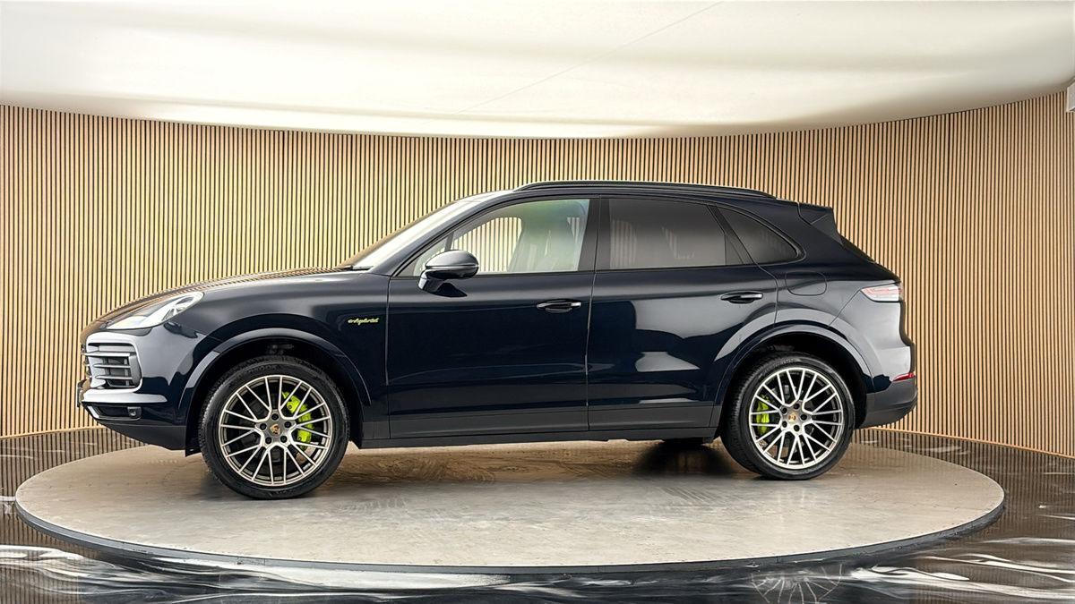 More views of Porsche Cayenne