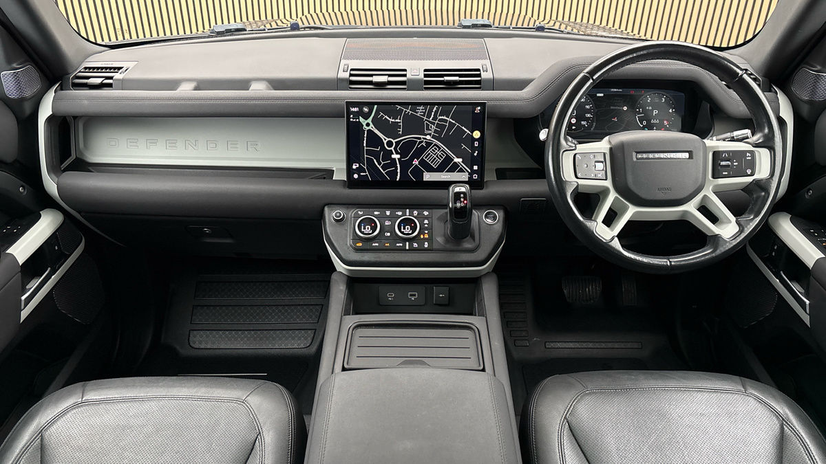 Land Rover Defender 110 Image 12