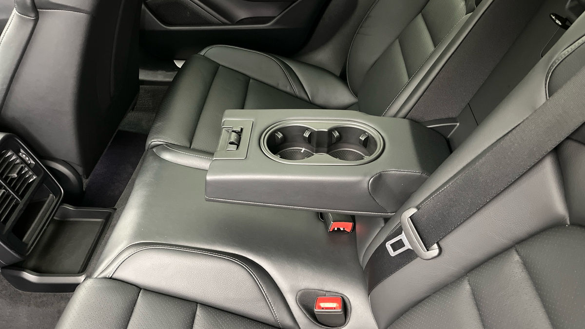 Porsche Taycan Image 23