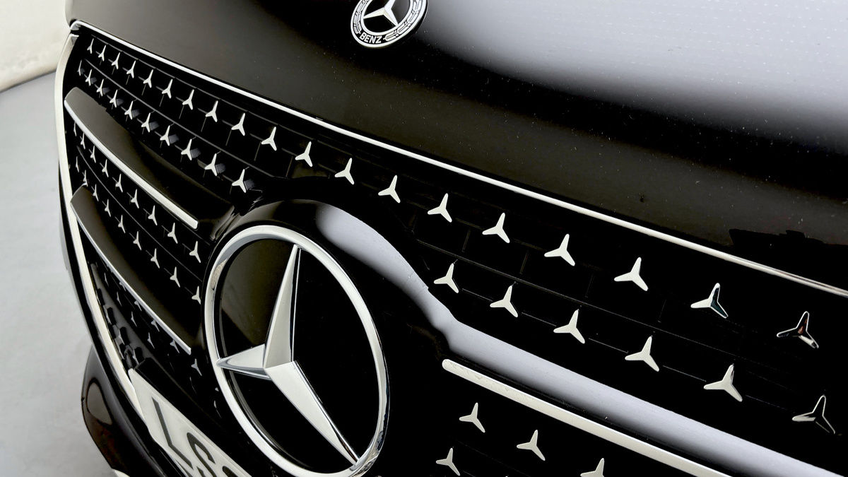 Mercedes-Benz V Class Image 24