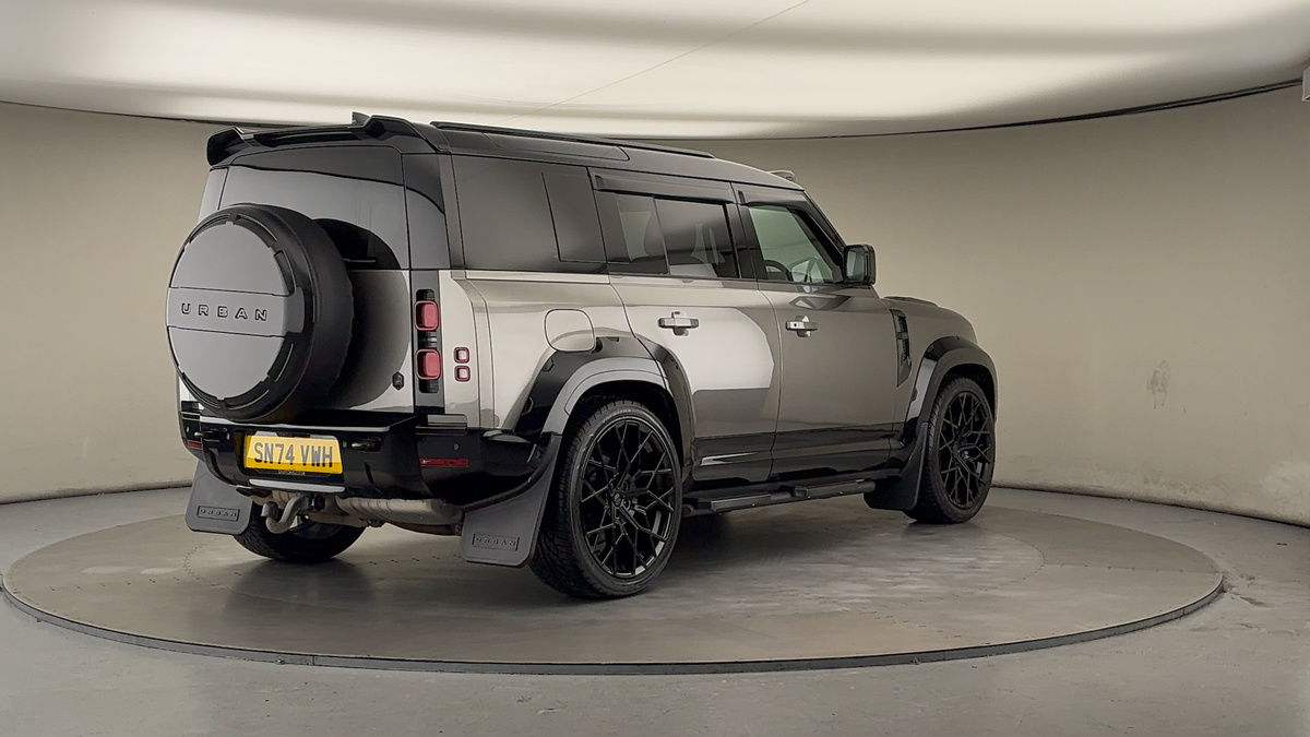 More views of Land Rover Defender 110