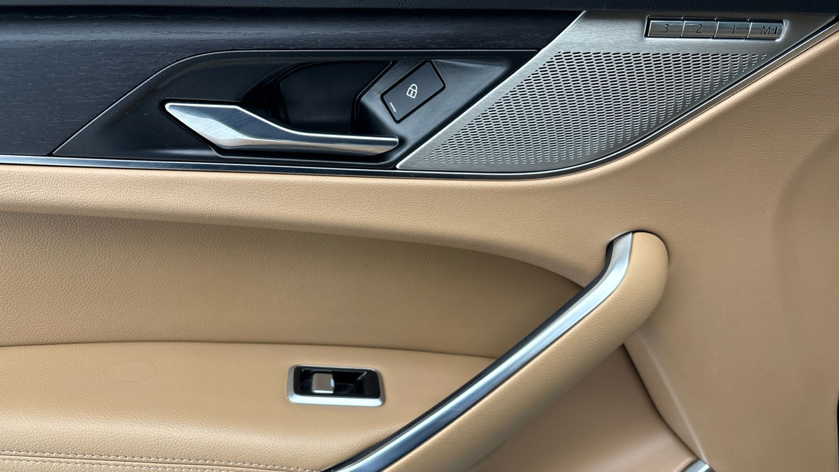 Jaguar F-PACE Image 19