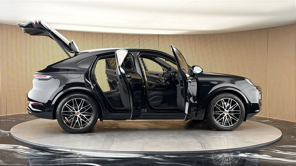 More views of Porsche Cayenne