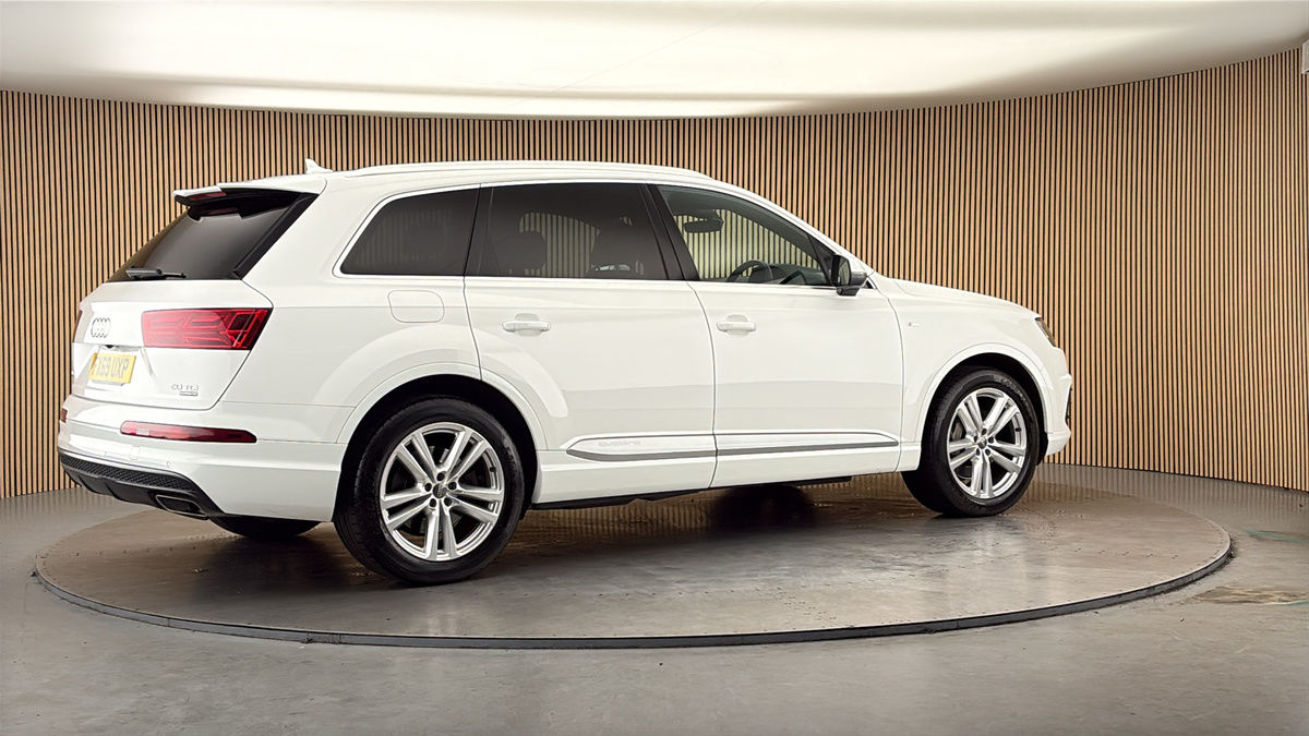 More views of Audi Q7
