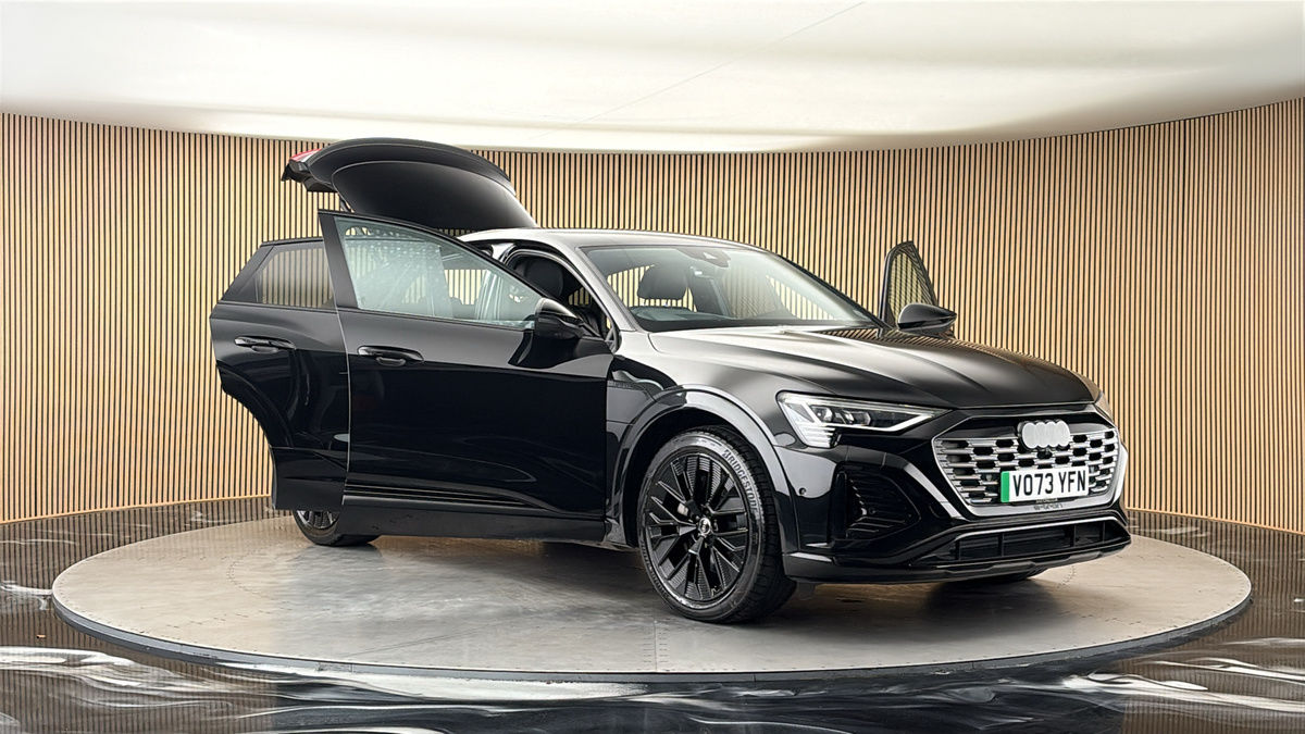 More views of Audi Q8 e-tron