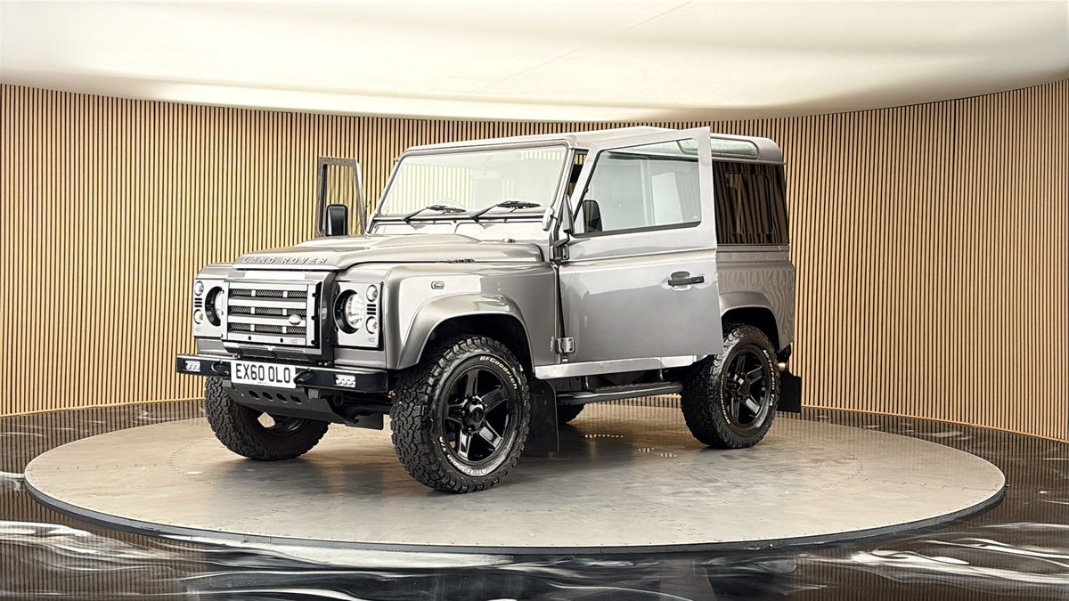 Land Rover Defender 90 Image 22