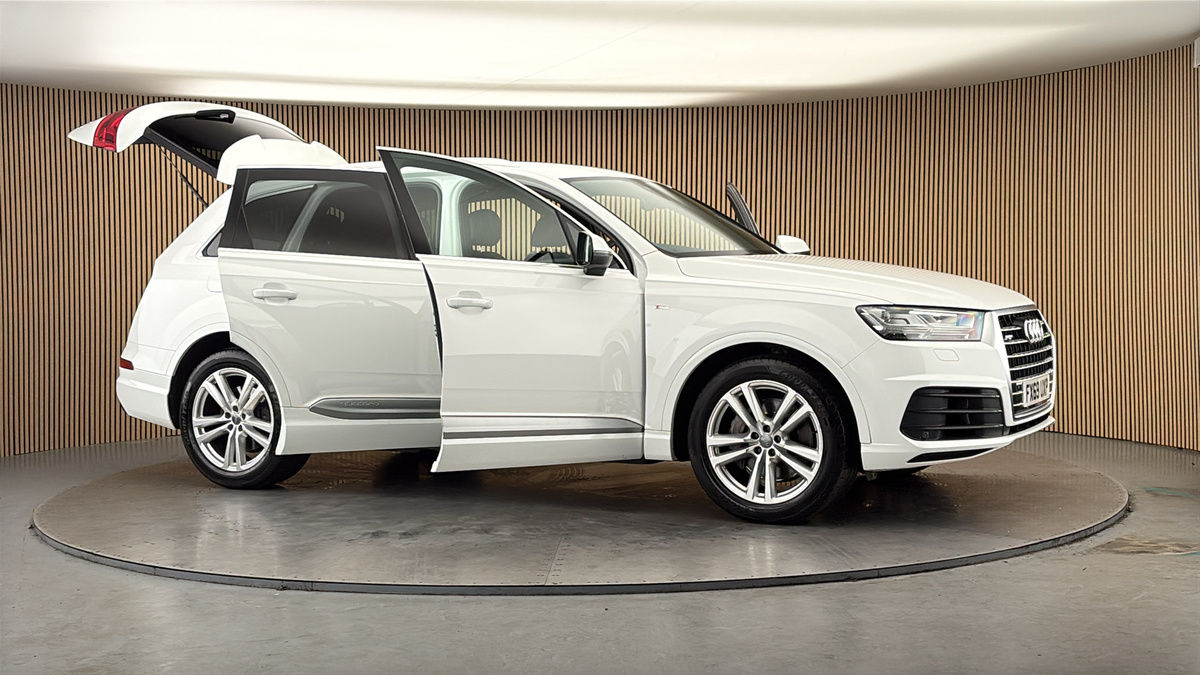 More views of Audi Q7