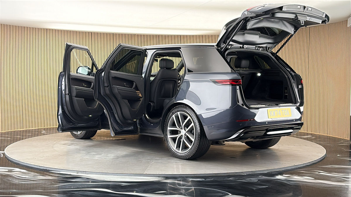 More views of Land Rover Range Rover Sport