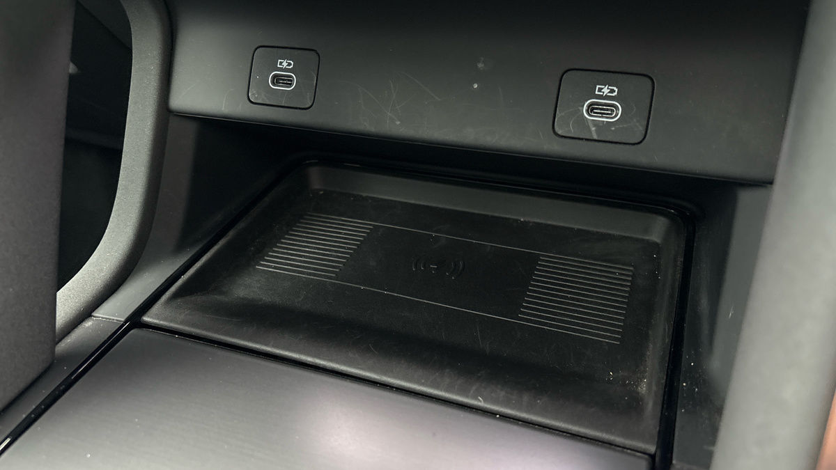 Land Rover Discovery Sport Image 28