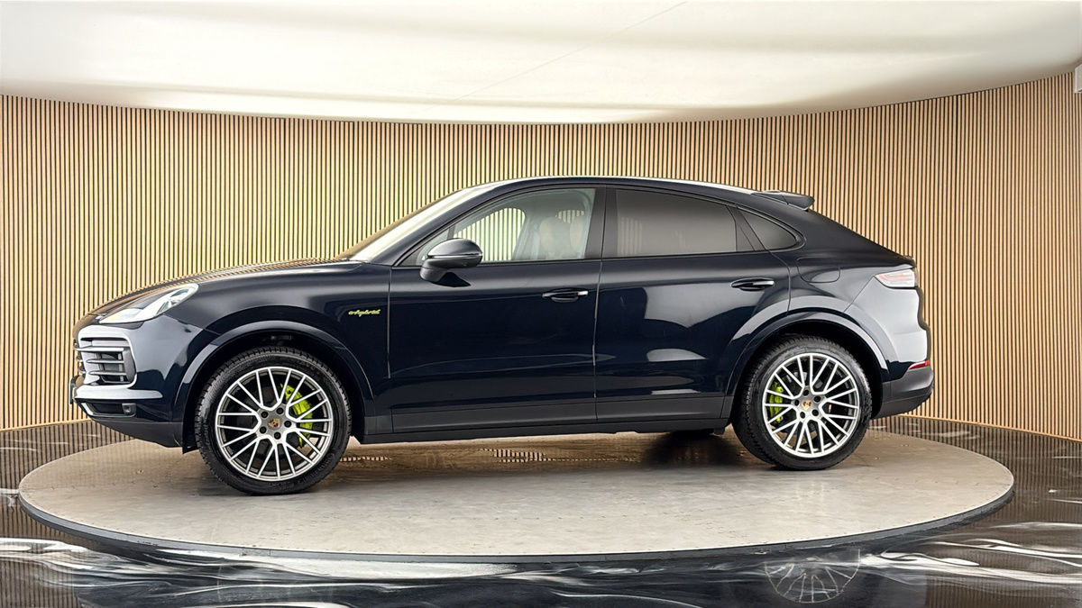 More views of Porsche Cayenne