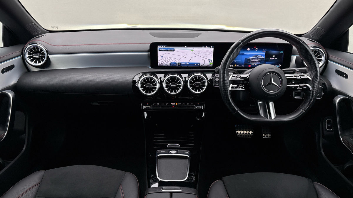 Mercedes-Benz CLA Image 12