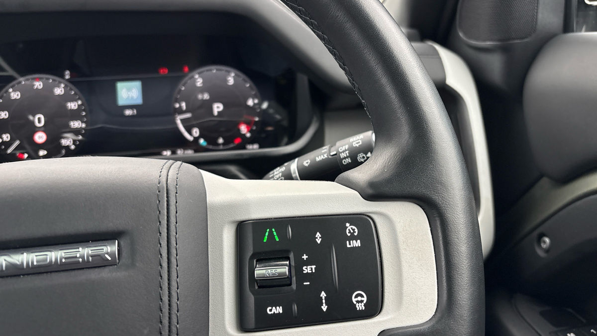 Land Rover Defender 110 Urban Image 14