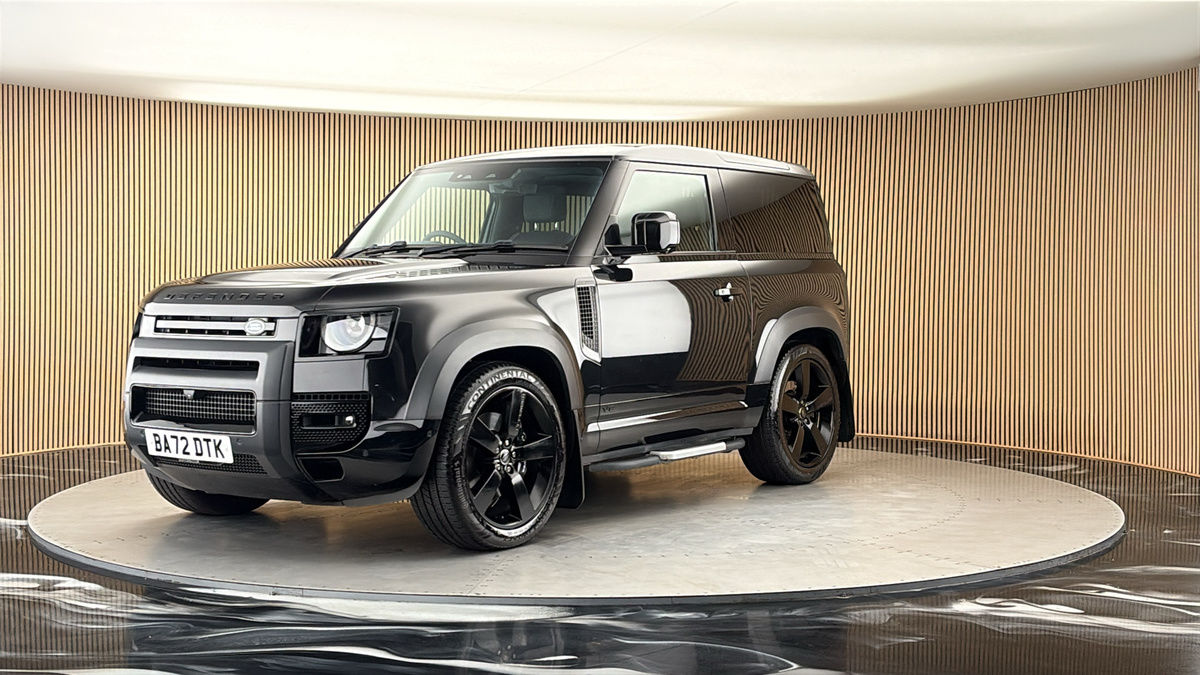 More views of Land Rover Defender 90