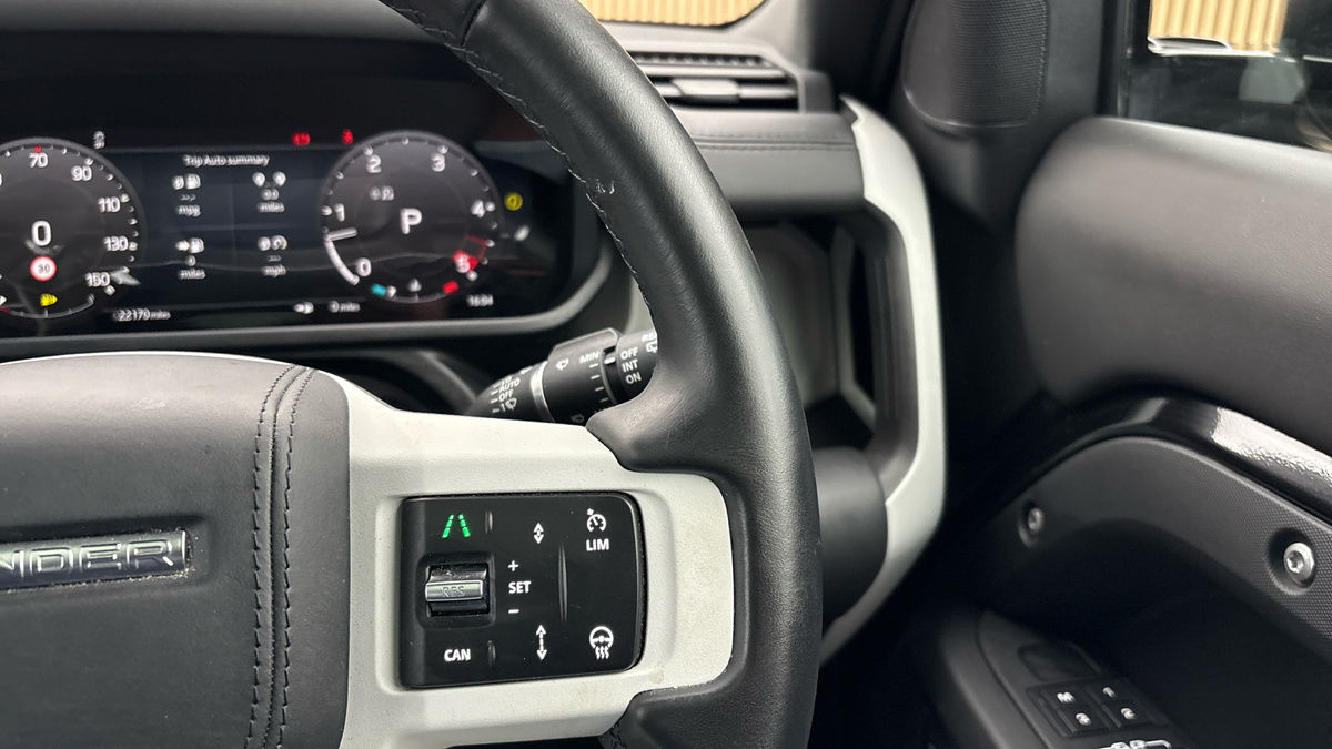 Land Rover Defender 110 Urban Image 14