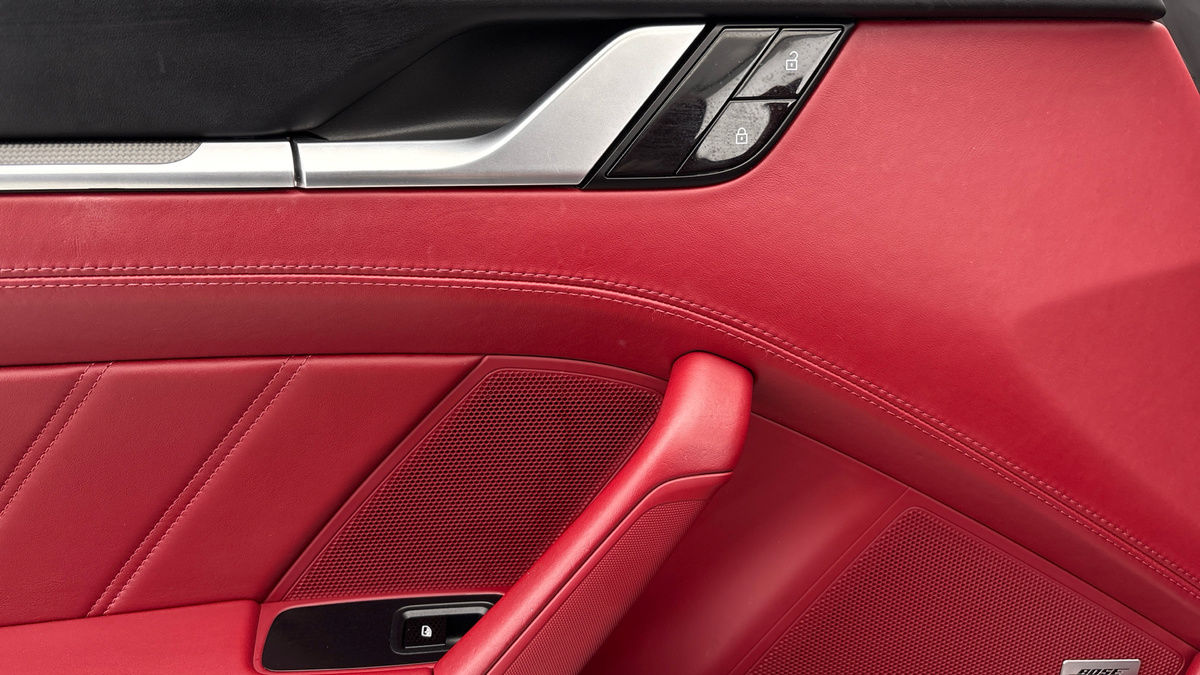 Porsche 911 Image 19