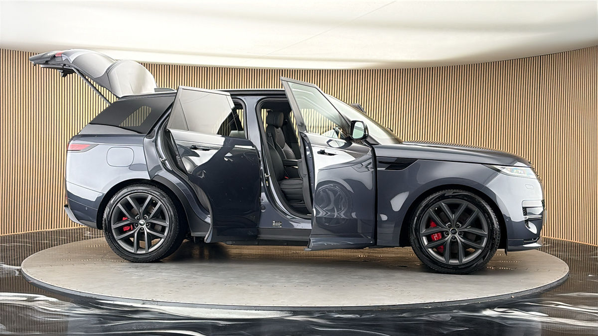 More views of Land Rover Range Rover Sport
