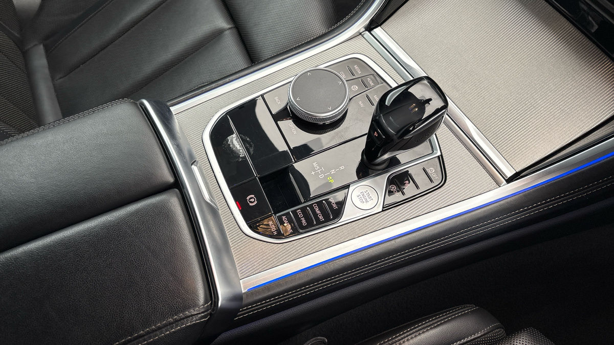 BMW 8 Series Image 18