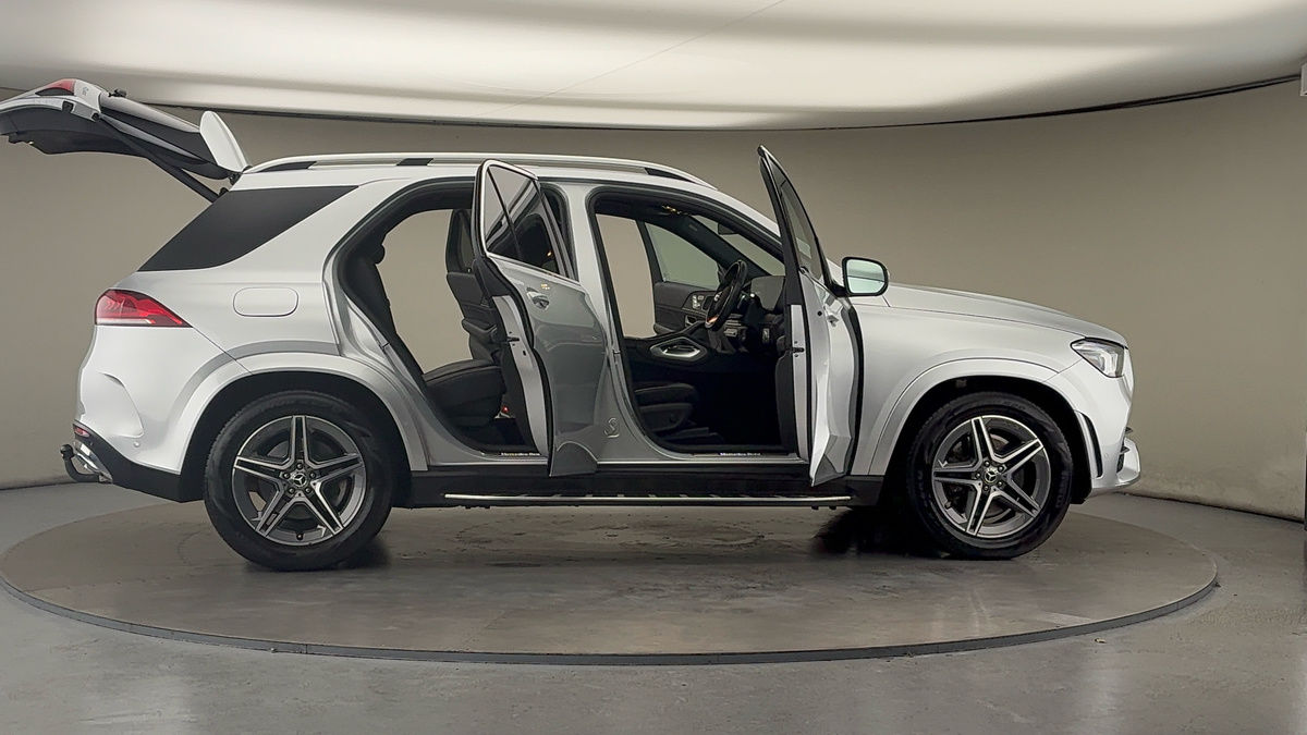 More views of Mercedes-Benz GLE