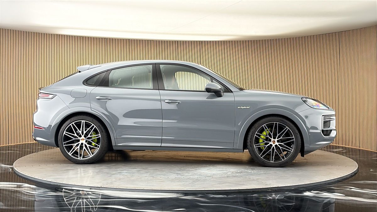 More views of Porsche Cayenne