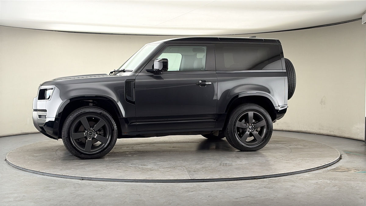 More views of Land Rover Defender 90