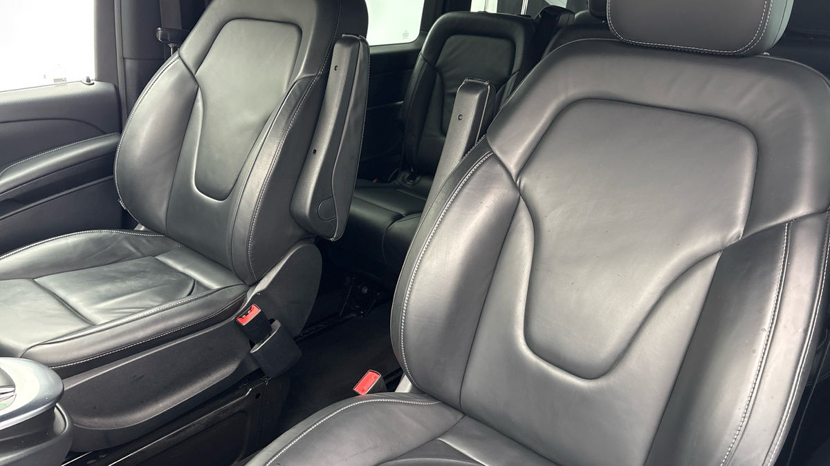 Mercedes-Benz V Class Image 7