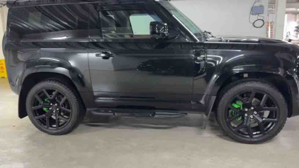 More views of Land Rover Defender 90