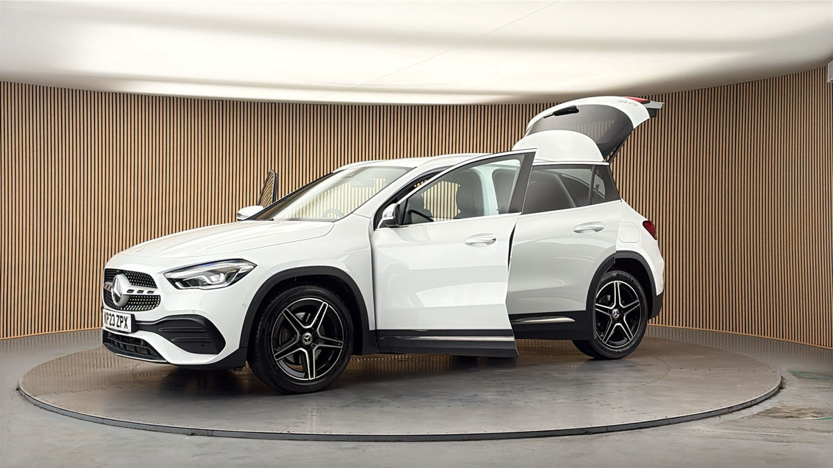More views of Mercedes-Benz GLA
