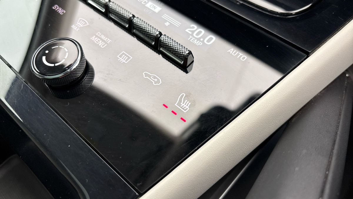 Porsche Cayenne Image 34