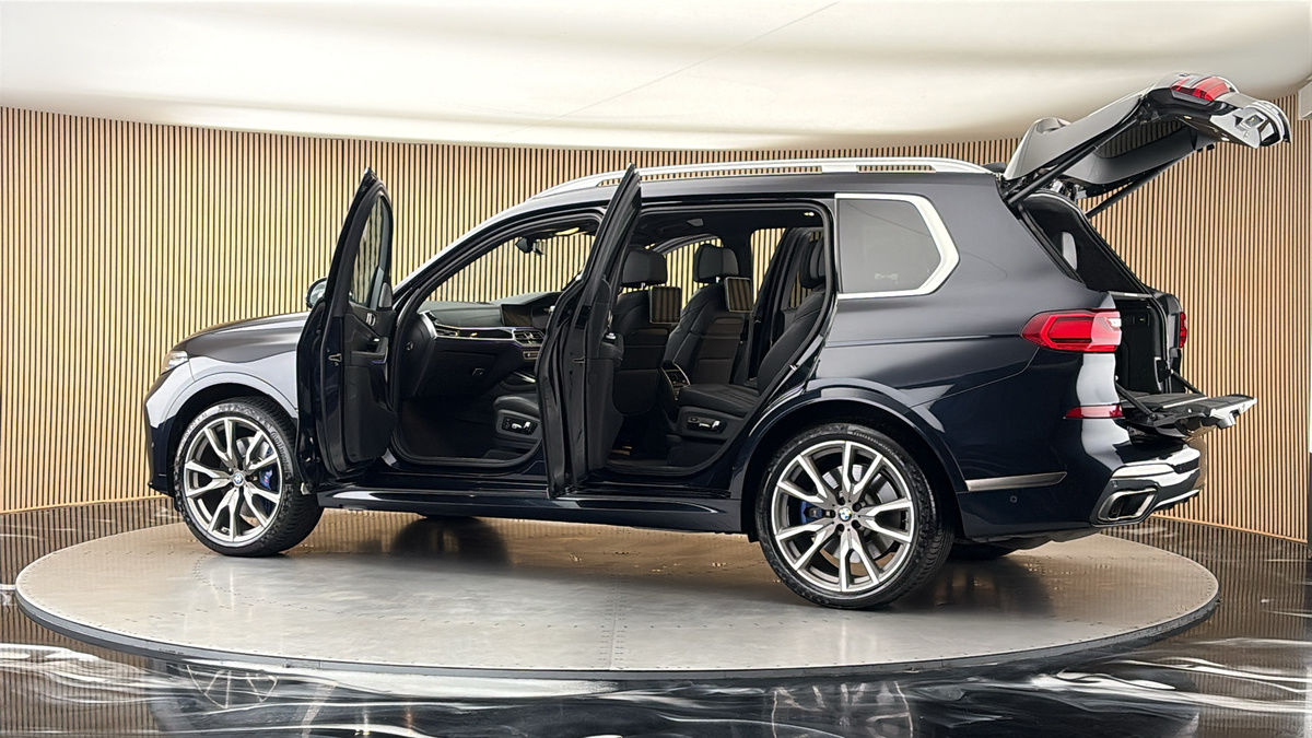 More views of BMW X7