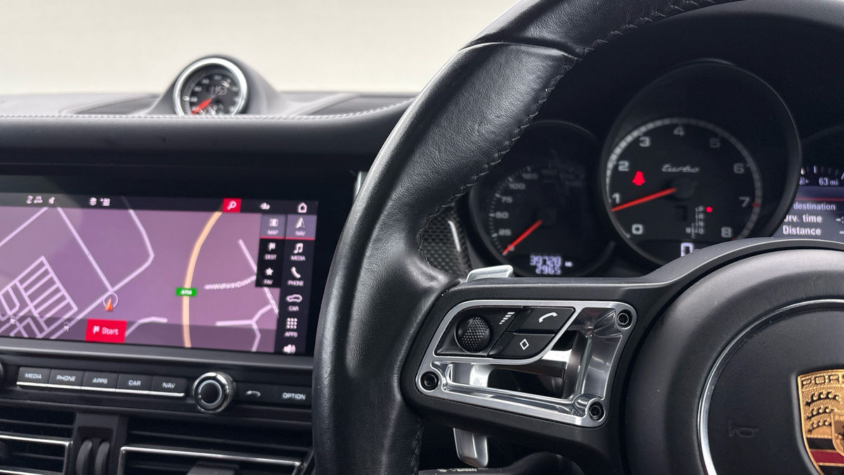 Porsche Macan Image 13