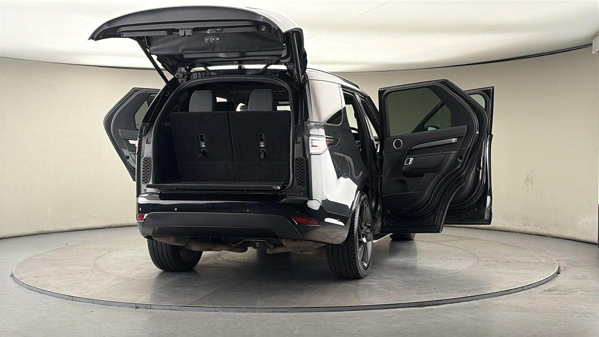 More views of Land Rover Discovery