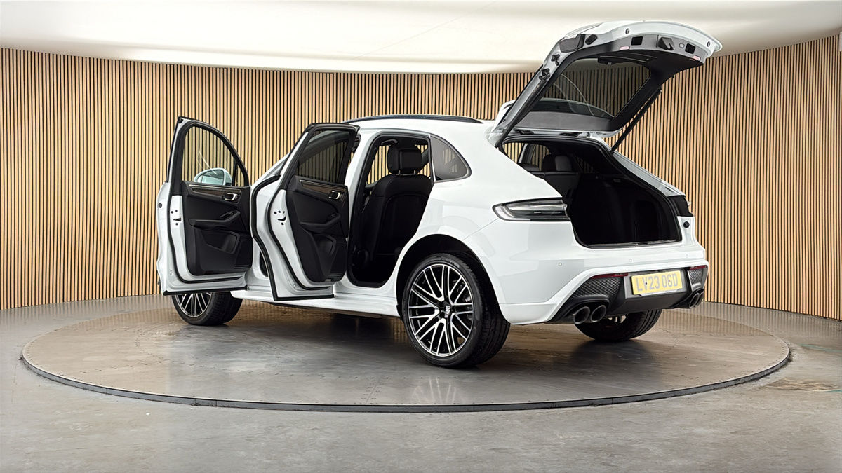 More views of Porsche Macan