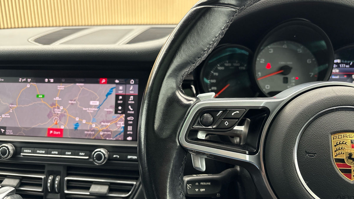 Porsche Macan Image 13
