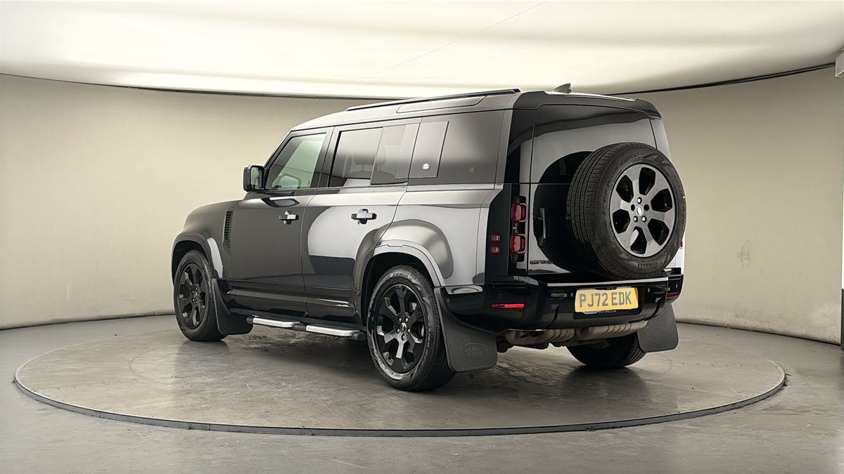 Land Rover Defender 110 Image 2