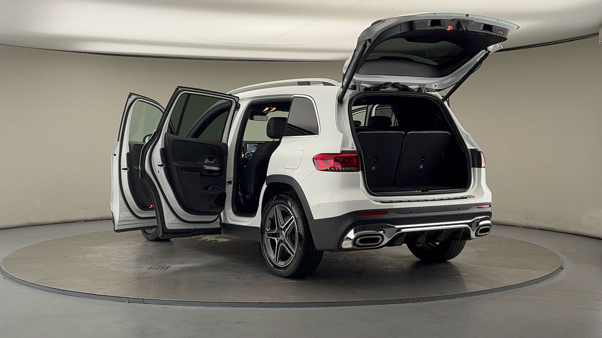 Mercedes-Benz GLB Image 23