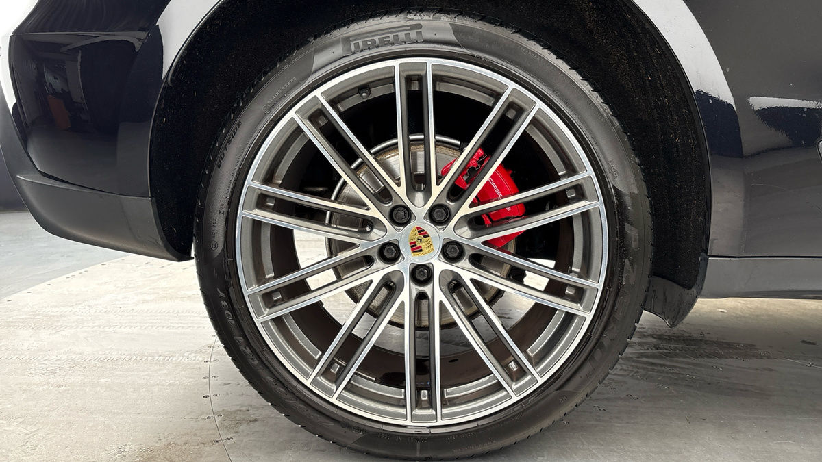 Porsche Macan Image 10