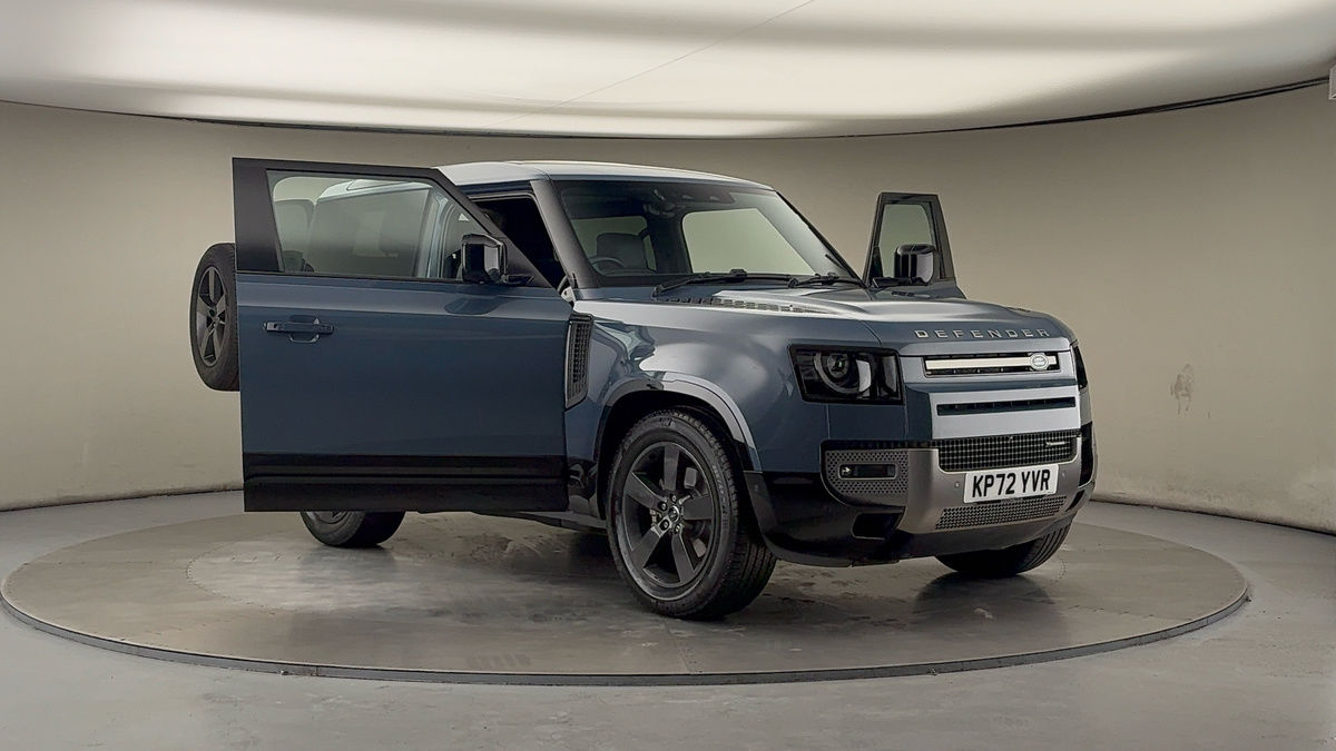 More views of Land Rover Defender 90