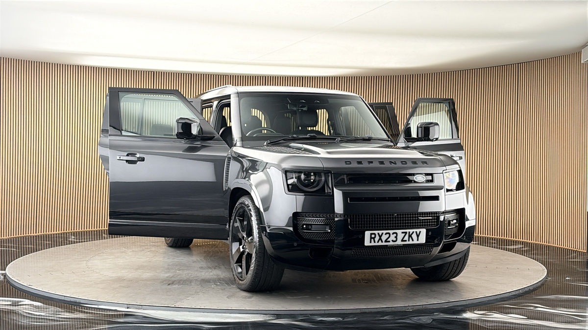 More views of Land Rover Defender 110