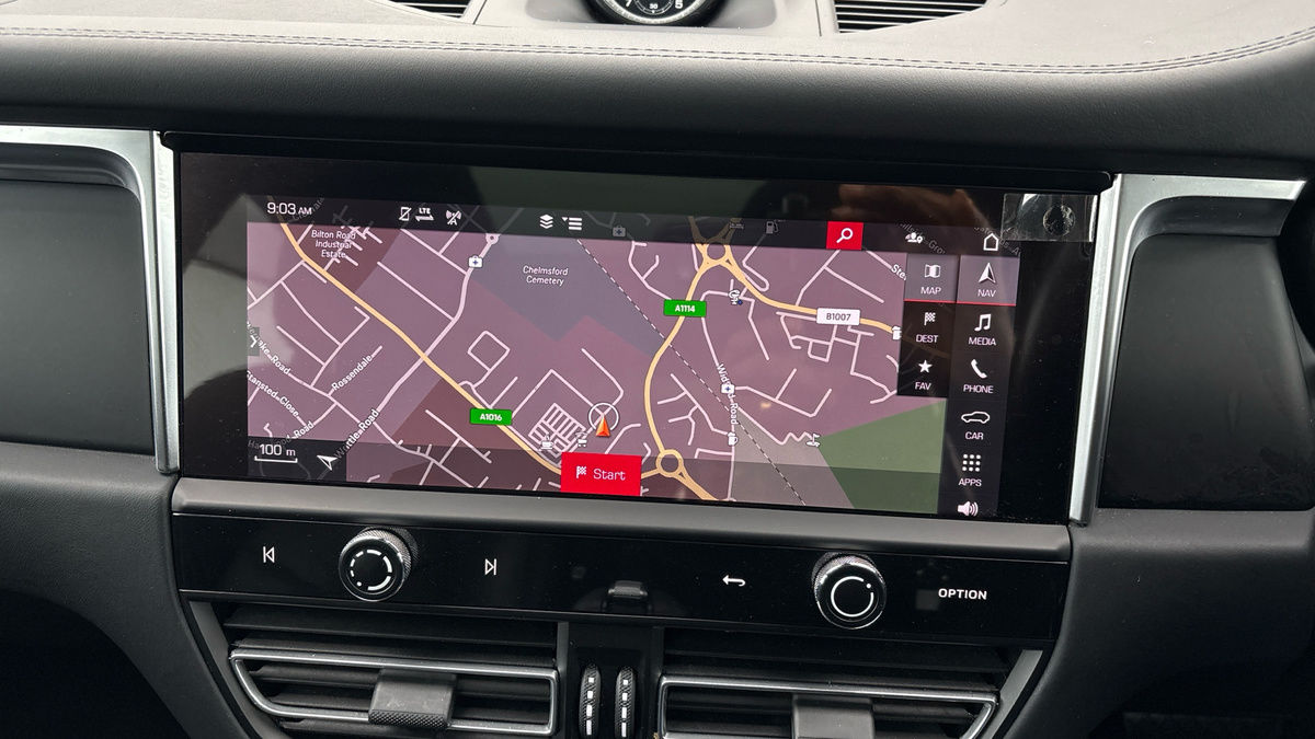 Porsche Macan Image 17