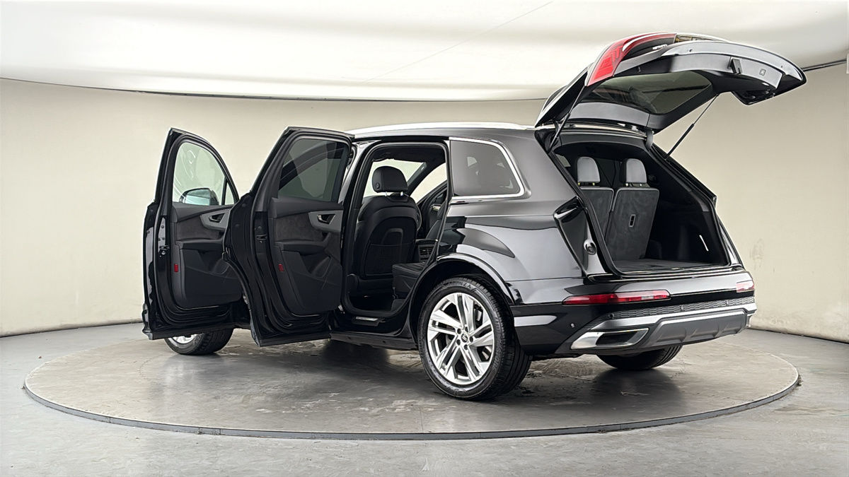 More views of Audi Q7